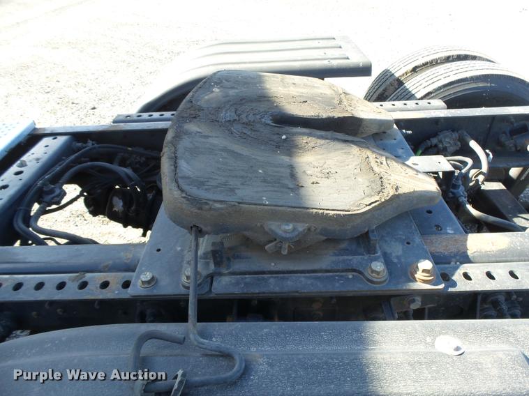 image for item DB1889 2012 International ProStar Plus semi truck