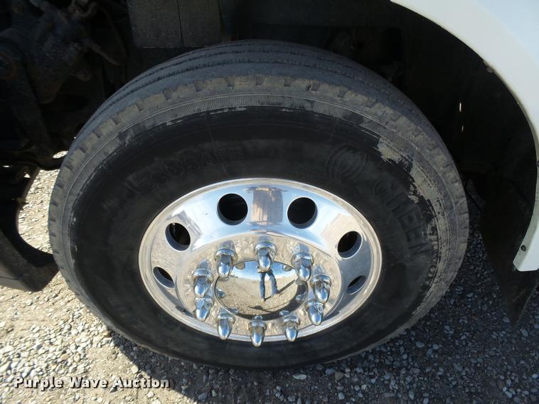 image for item DB1889 2012 International ProStar Plus semi truck