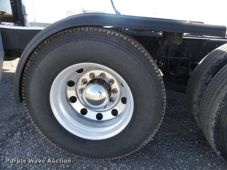 image for item DB1889 2012 International ProStar Plus semi truck