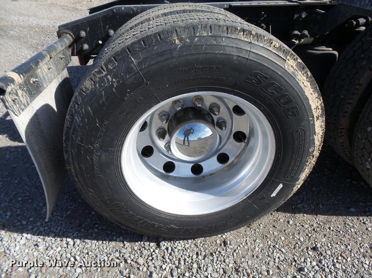 image for item DB1889 2012 International ProStar Plus semi truck