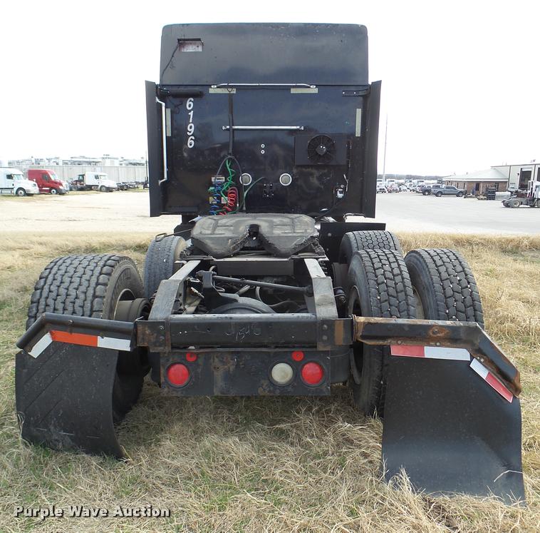 image for item DB2357 2007 International 9400i semi truck