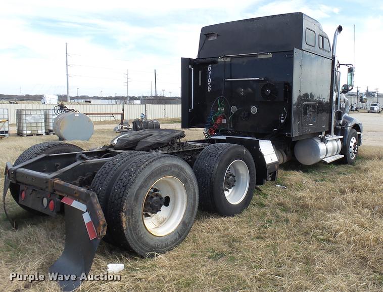 image for item DB2357 2007 International 9400i semi truck