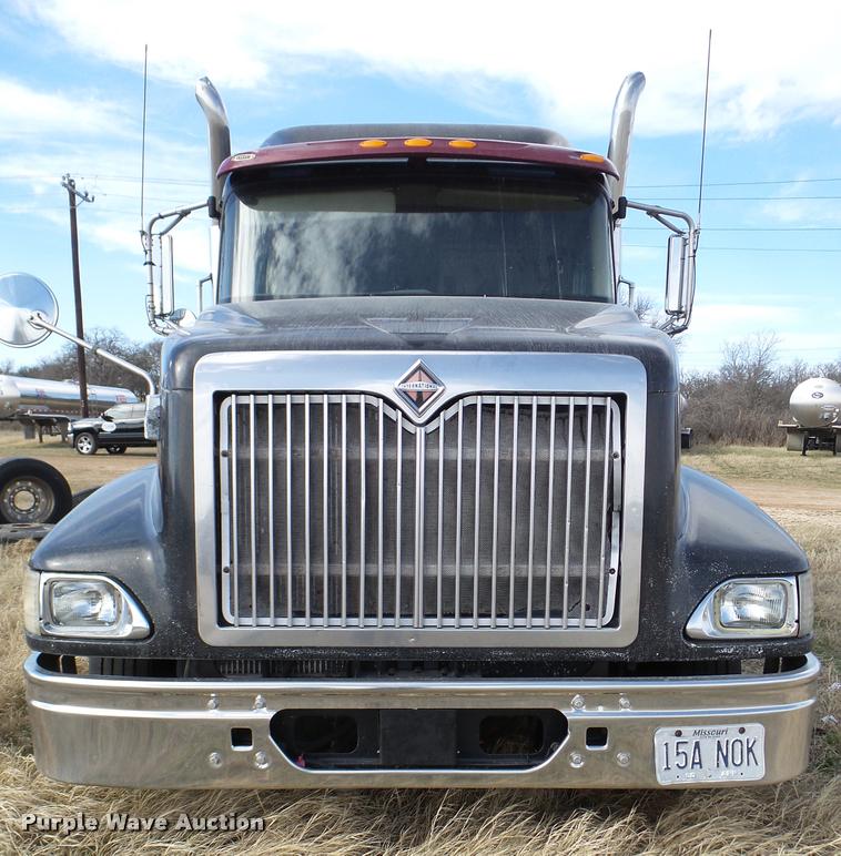 image for item DB2357 2007 International 9400i semi truck