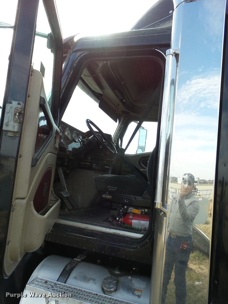 image for item DB2357 2007 International 9400i semi truck