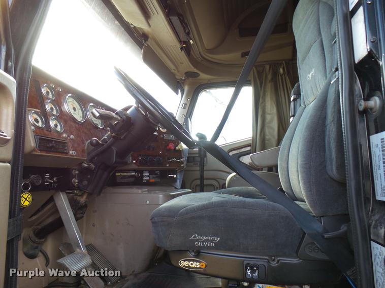 image for item DB2357 2007 International 9400i semi truck