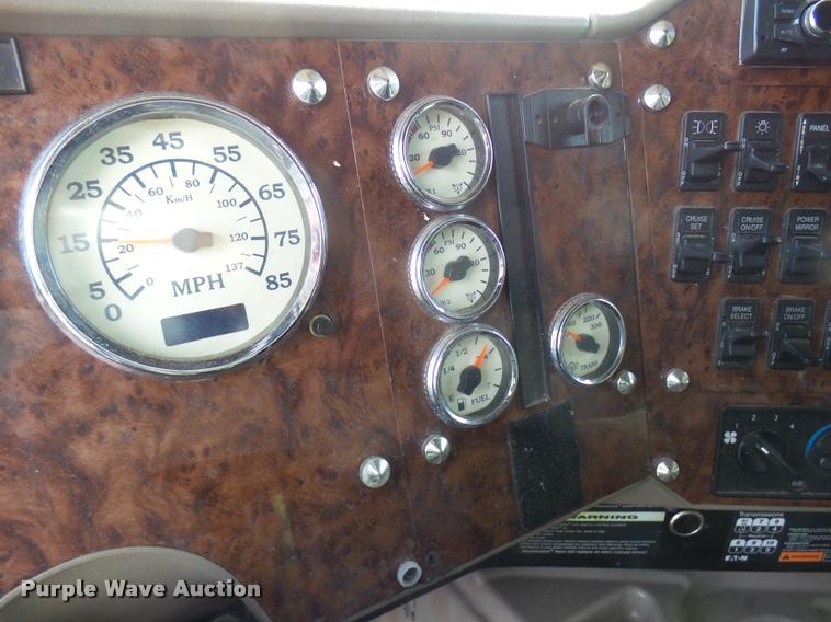 image for item DB2357 2007 International 9400i semi truck