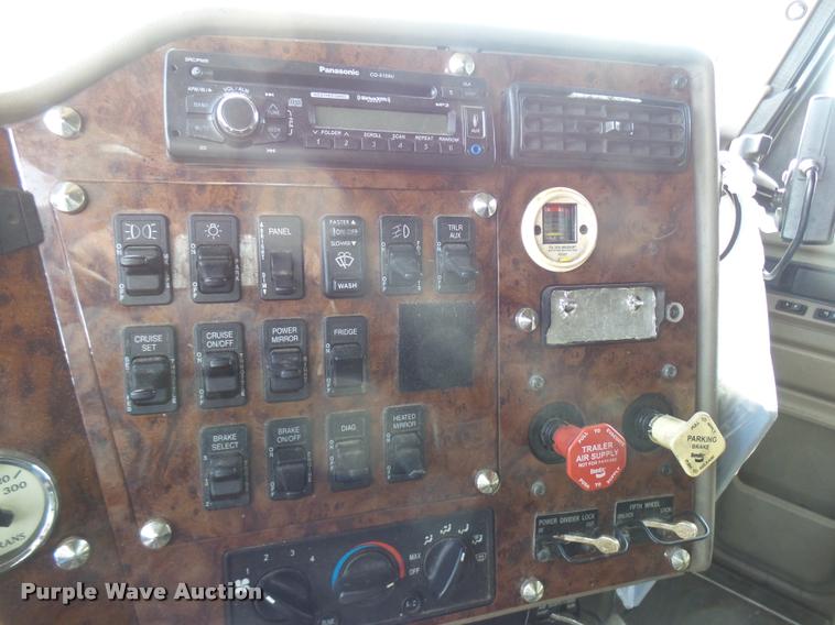 image for item DB2357 2007 International 9400i semi truck