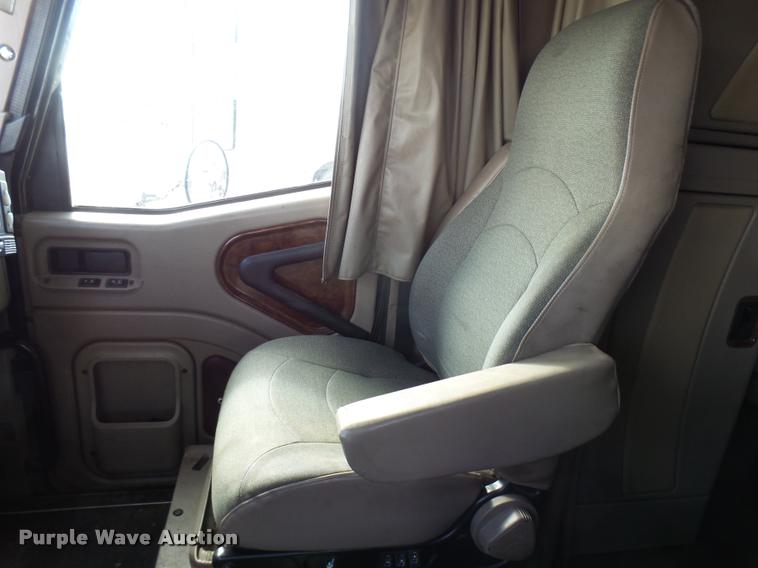 image for item DB2357 2007 International 9400i semi truck