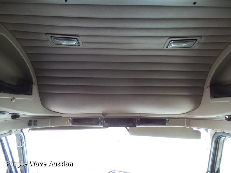 image for item DB2357 2007 International 9400i semi truck