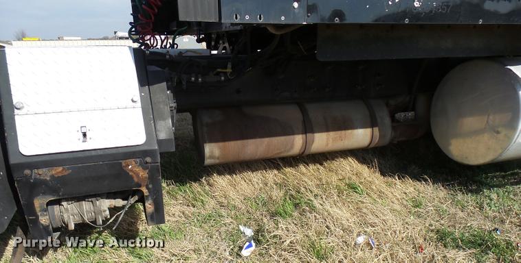 image for item DB2357 2007 International 9400i semi truck