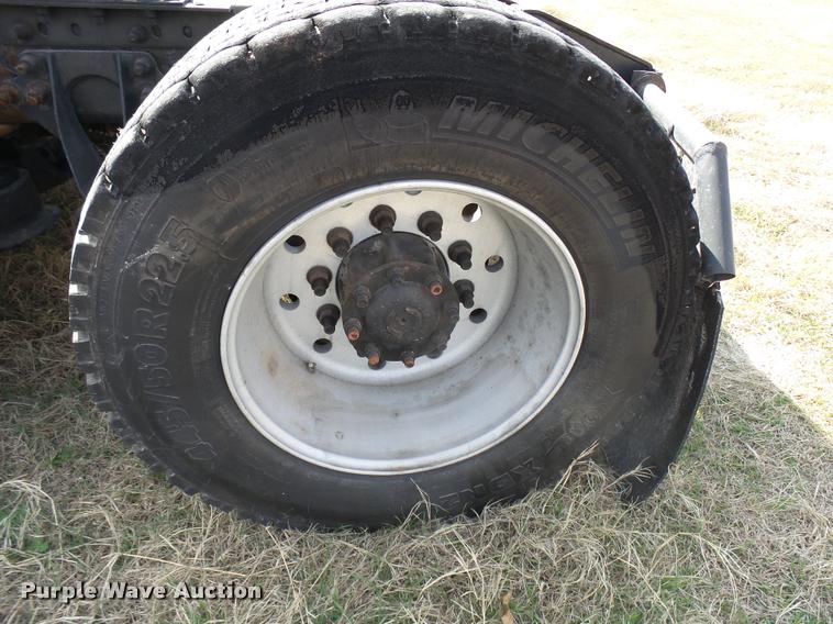 image for item DB2357 2007 International 9400i semi truck