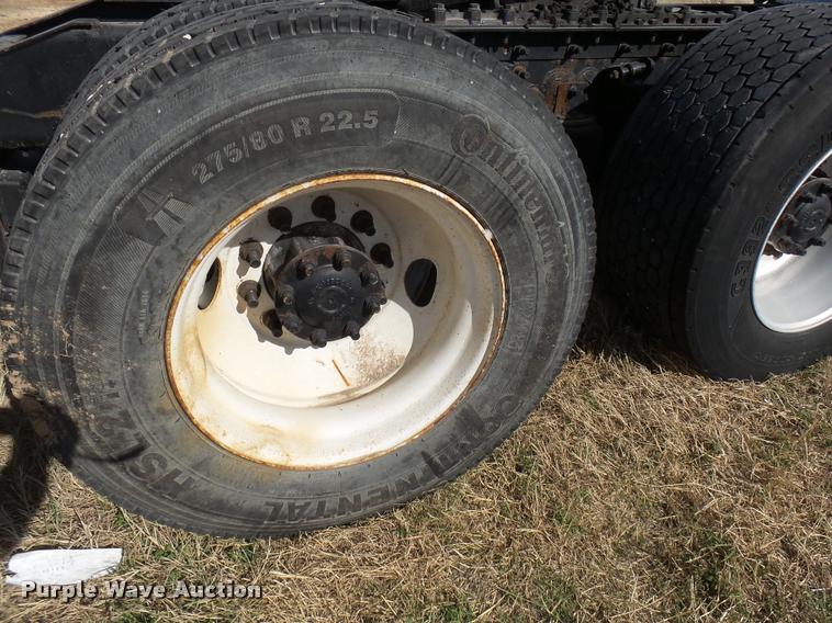 image for item DB2357 2007 International 9400i semi truck