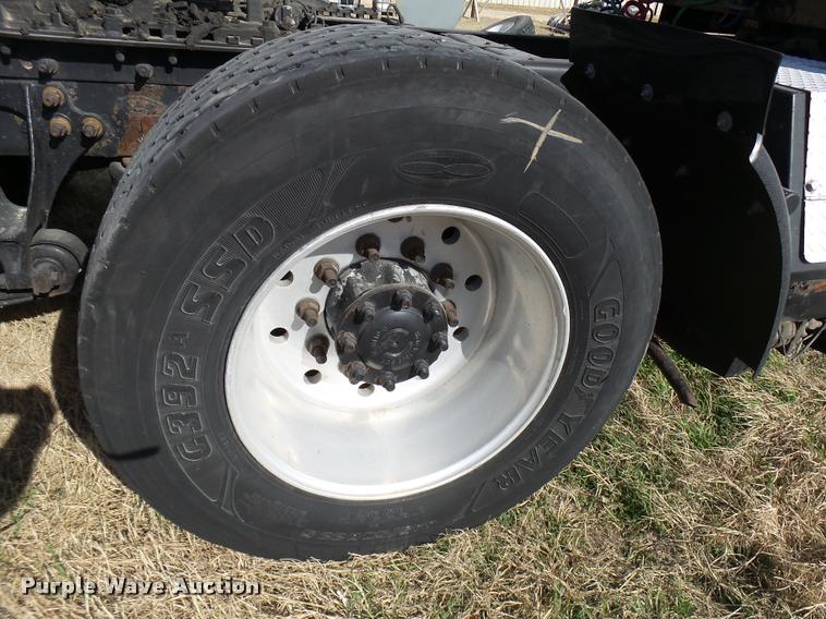 image for item DB2357 2007 International 9400i semi truck