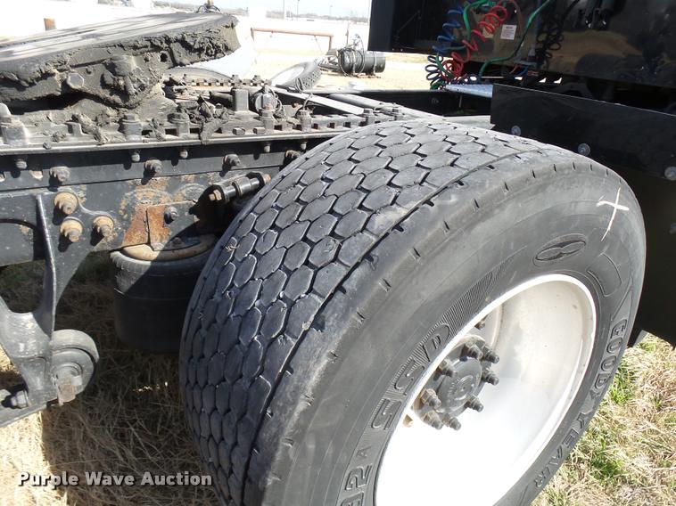 image for item DB2357 2007 International 9400i semi truck