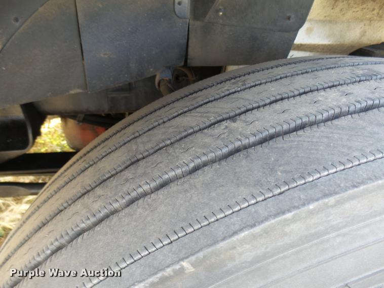 image for item DB2357 2007 International 9400i semi truck