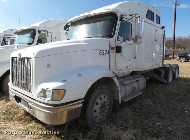 image for item DB2358 2007 International 9400i semi truck