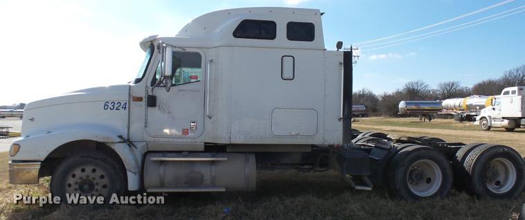 image for item DB2358 2007 International 9400i semi truck