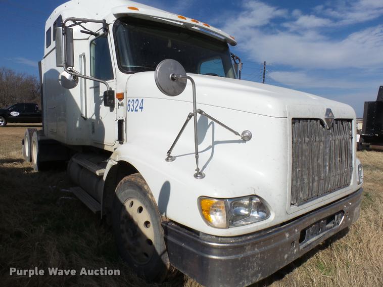 image for item DB2358 2007 International 9400i semi truck
