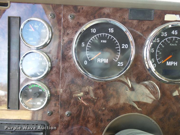 image for item DB2358 2007 International 9400i semi truck