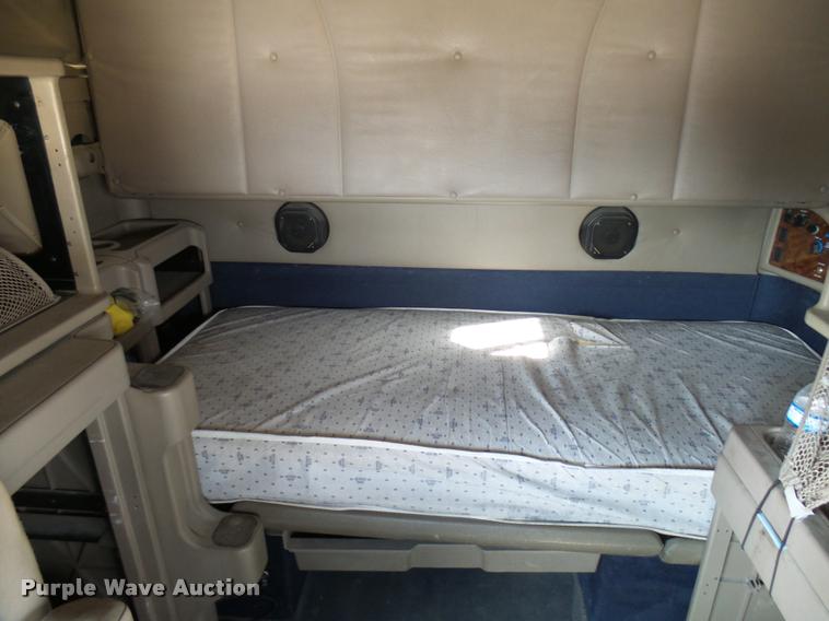 image for item DB2358 2007 International 9400i semi truck