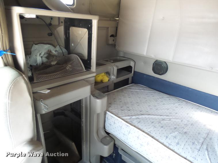 image for item DB2358 2007 International 9400i semi truck