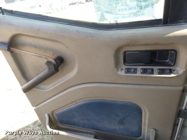 image for item DB2358 2007 International 9400i semi truck