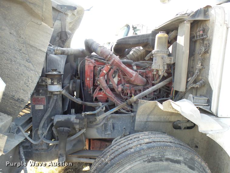 image for item DB2358 2007 International 9400i semi truck