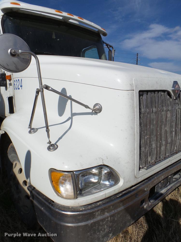 image for item DB2358 2007 International 9400i semi truck