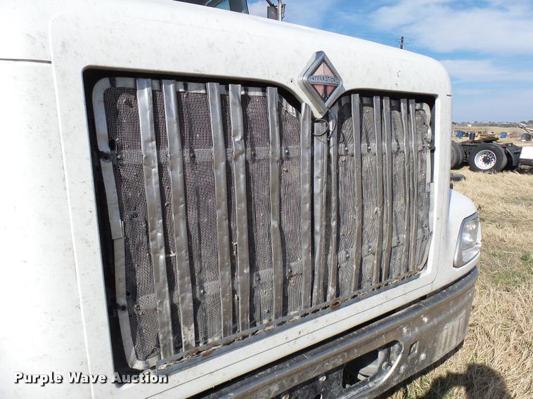 image for item DB2358 2007 International 9400i semi truck