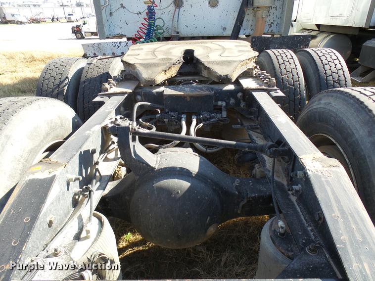 image for item DB2358 2007 International 9400i semi truck