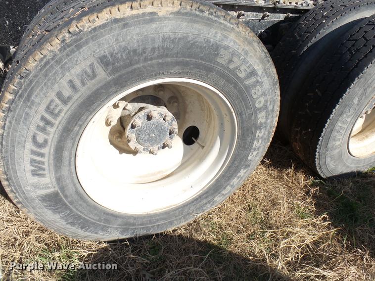 image for item DB2358 2007 International 9400i semi truck