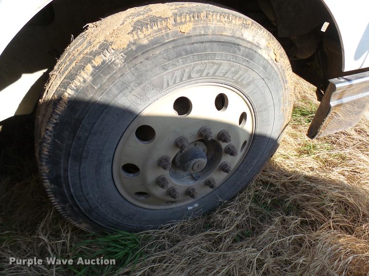 image for item DB2358 2007 International 9400i semi truck