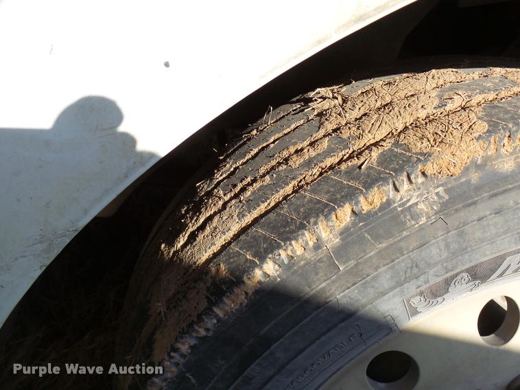 image for item DB2358 2007 International 9400i semi truck