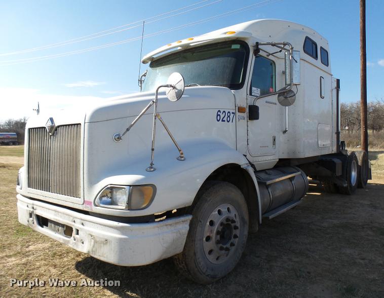 image for item DB2359 2007 International 9400i semi truck