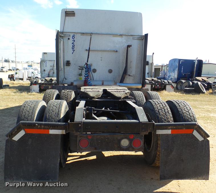 image for item DB2359 2007 International 9400i semi truck