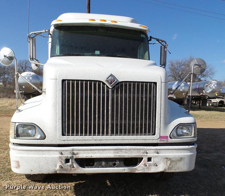 image for item DB2359 2007 International 9400i semi truck