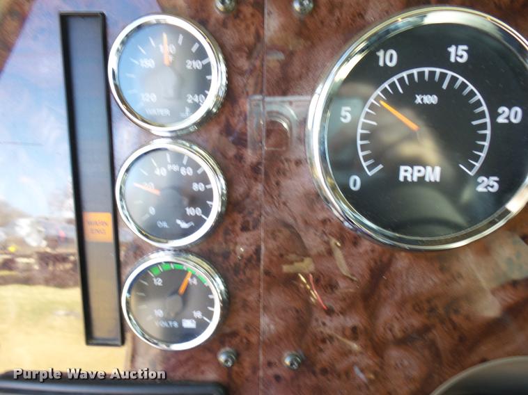 image for item DB2359 2007 International 9400i semi truck