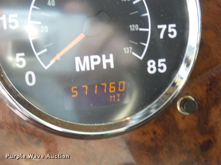 image for item DB2359 2007 International 9400i semi truck