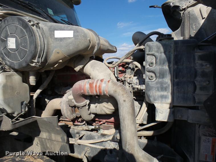 image for item DB2359 2007 International 9400i semi truck