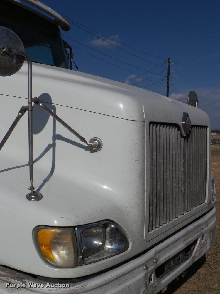 image for item DB2359 2007 International 9400i semi truck