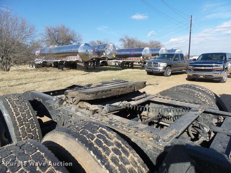 image for item DB2359 2007 International 9400i semi truck