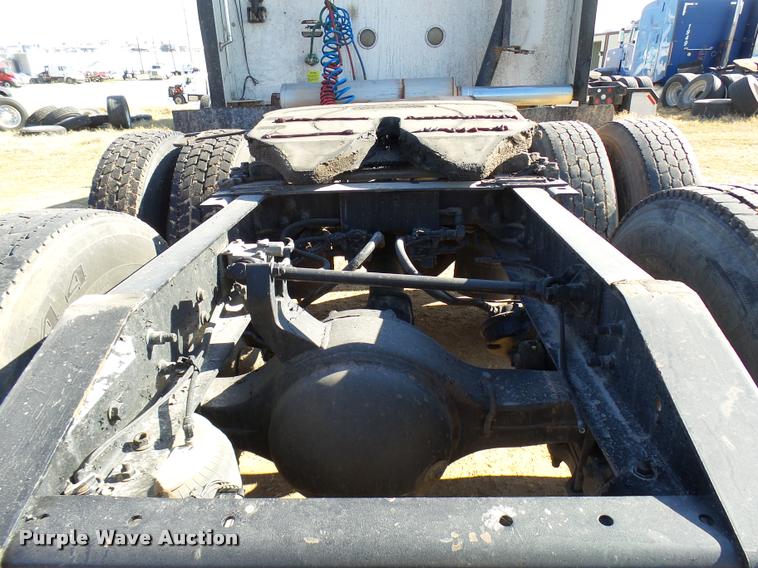 image for item DB2359 2007 International 9400i semi truck