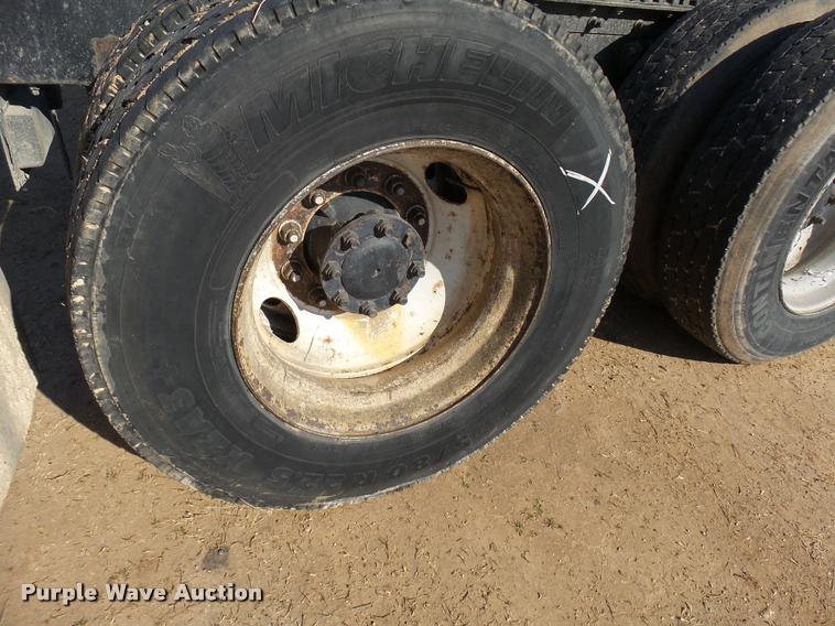 image for item DB2359 2007 International 9400i semi truck