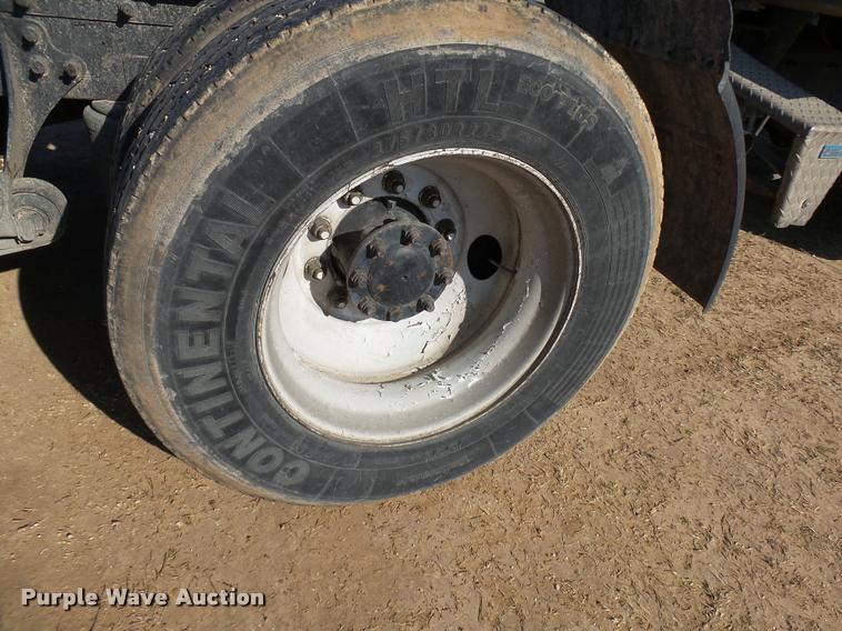 image for item DB2359 2007 International 9400i semi truck