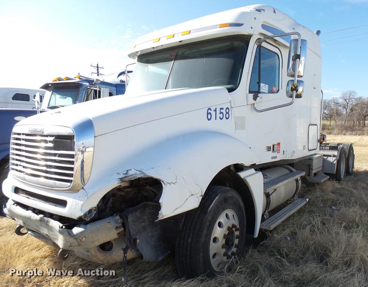 image for item DB2360 2004 Freightliner Columbia semi truck