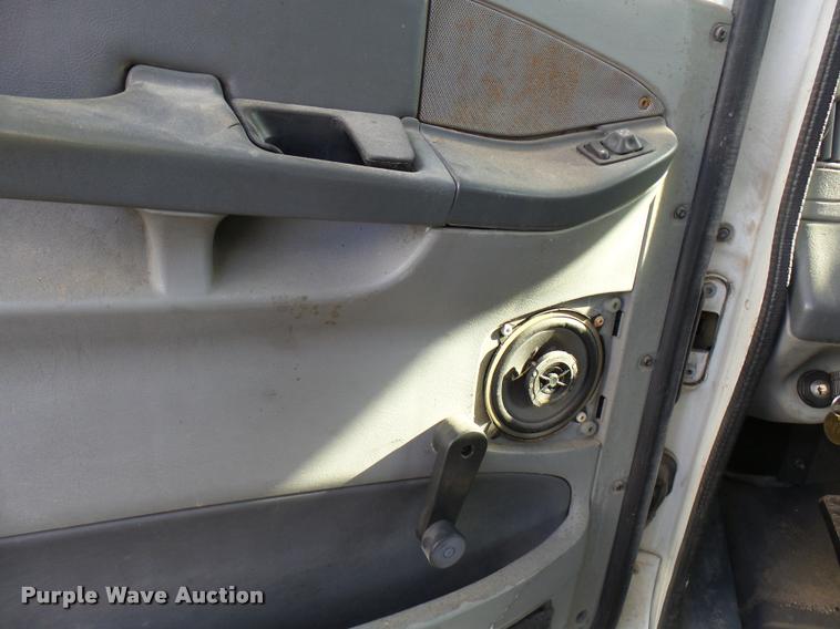 image for item DB2360 2004 Freightliner Columbia semi truck