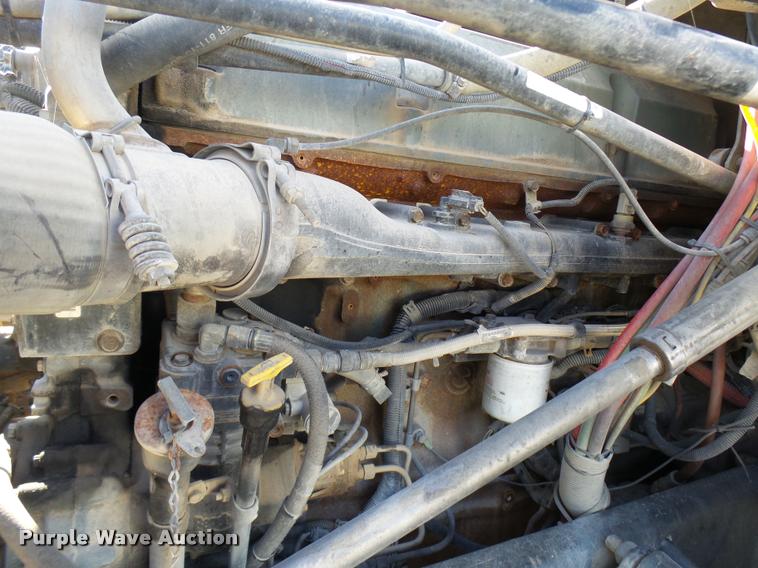 image for item DB2360 2004 Freightliner Columbia semi truck