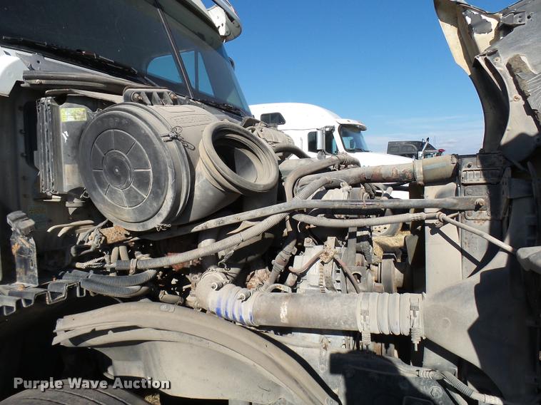 image for item DB2360 2004 Freightliner Columbia semi truck