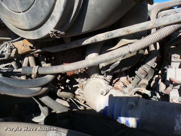 image for item DB2360 2004 Freightliner Columbia semi truck