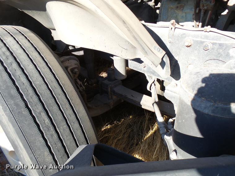 image for item DB2360 2004 Freightliner Columbia semi truck